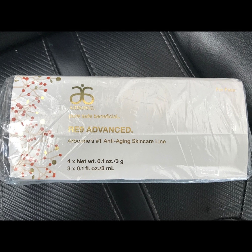 RE9 Advanced ARBONNE SAMPLE KIT